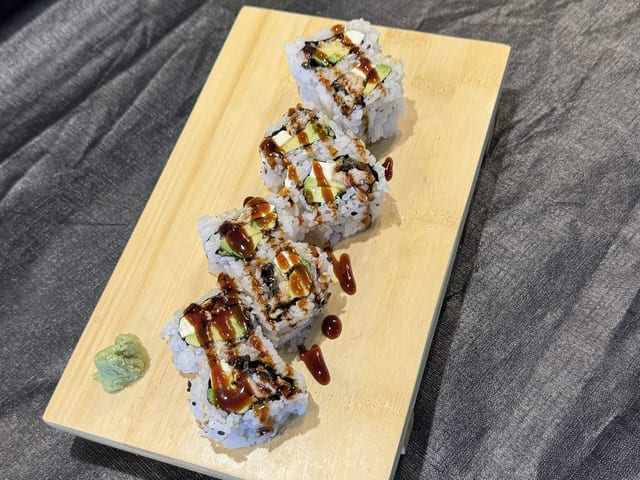 Eel Roll (8pcs).