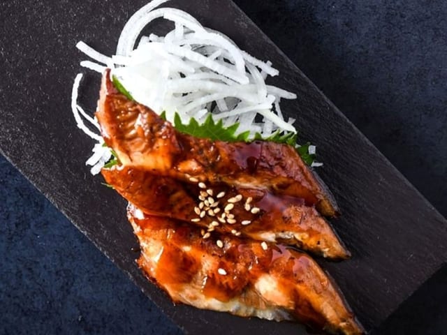 Eel Sashimi (3pcs).