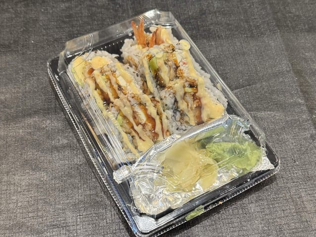 Shrimp Tempura Roll (6pcs).