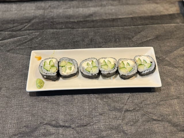 Cucumber Roll (6pcs).