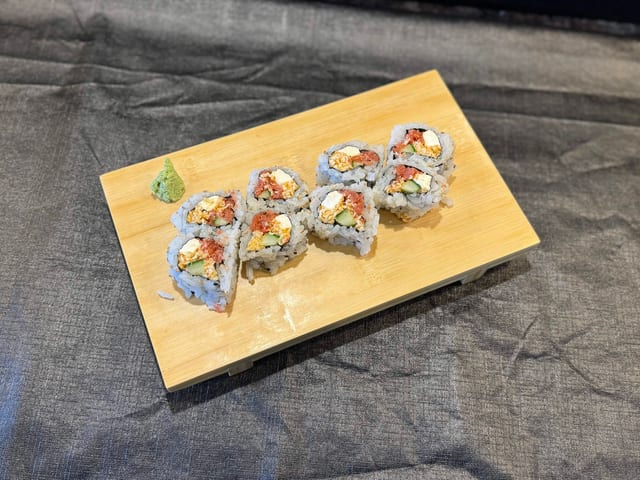 Spicy Roll (8pcs).