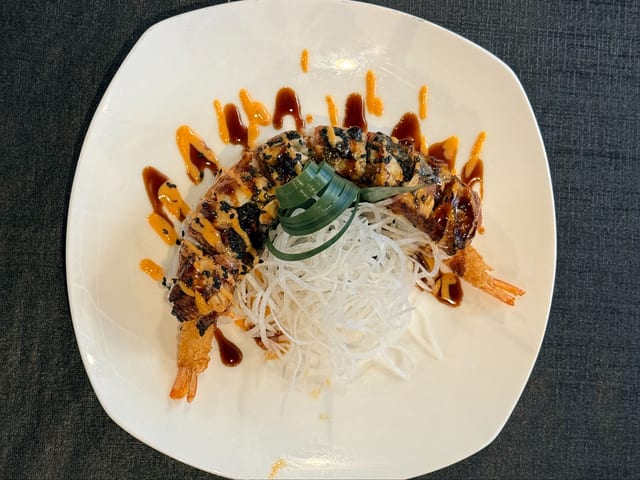 Super Dragon Roll (8pcs).